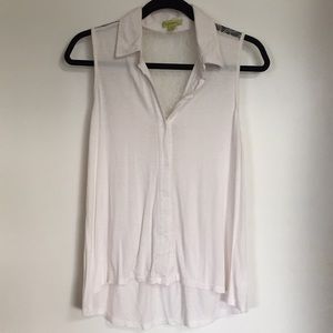 Collared white top with lace